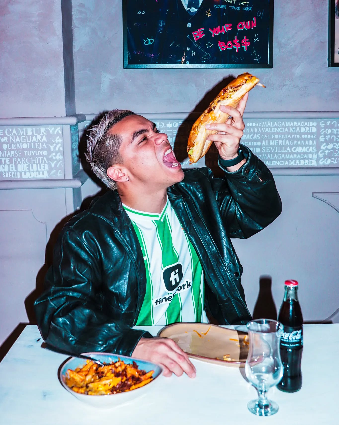 Dani comiendo